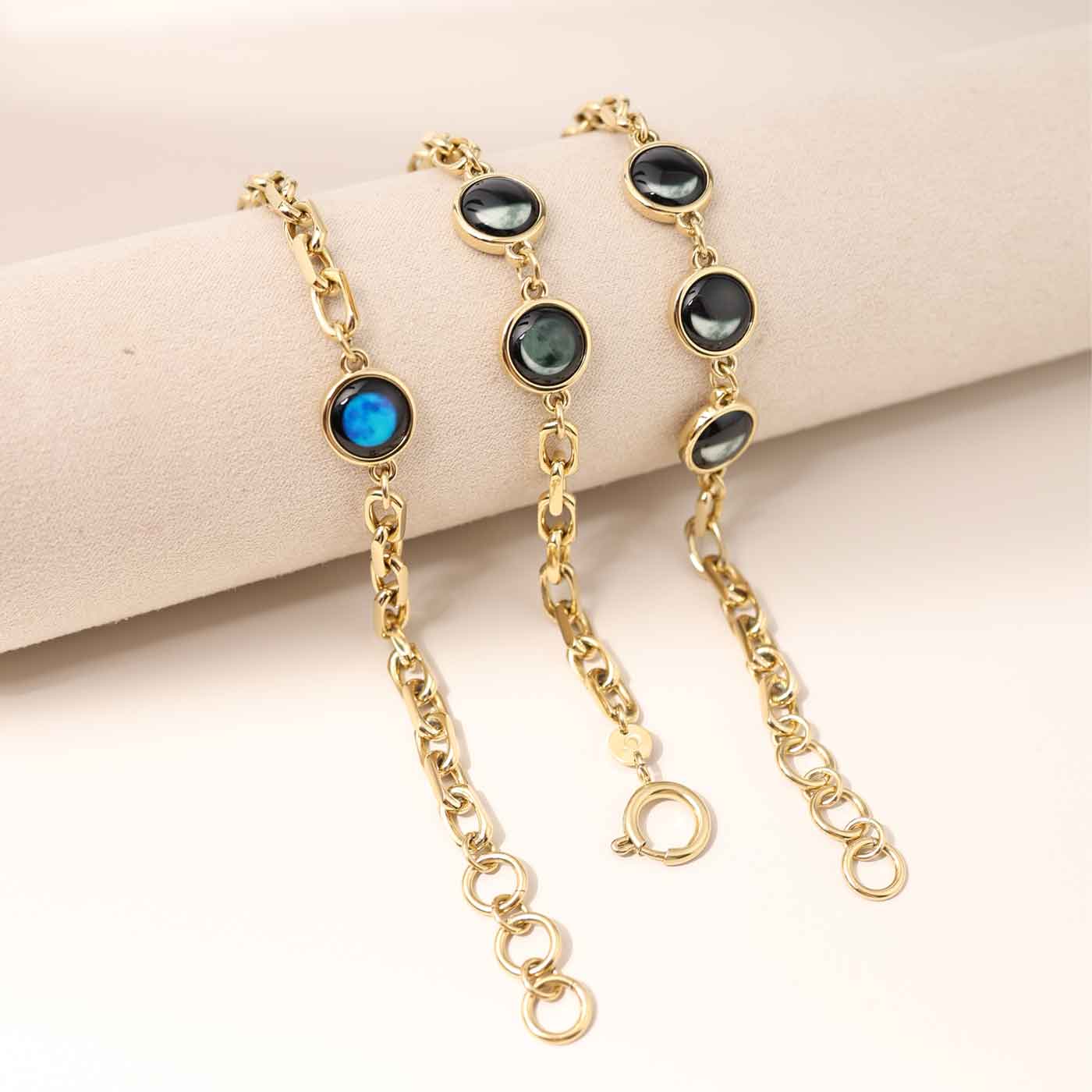 Lunar Link III Bracelet in Gold - Image 3