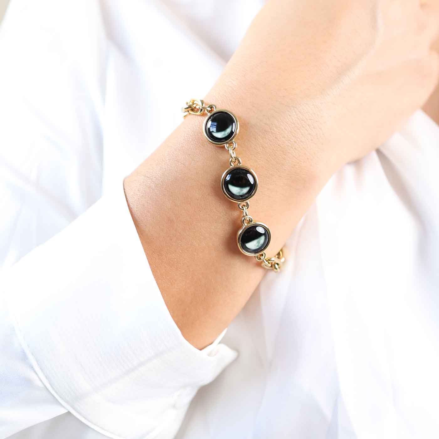 Lunar Link III Bracelet in Gold - Image 5