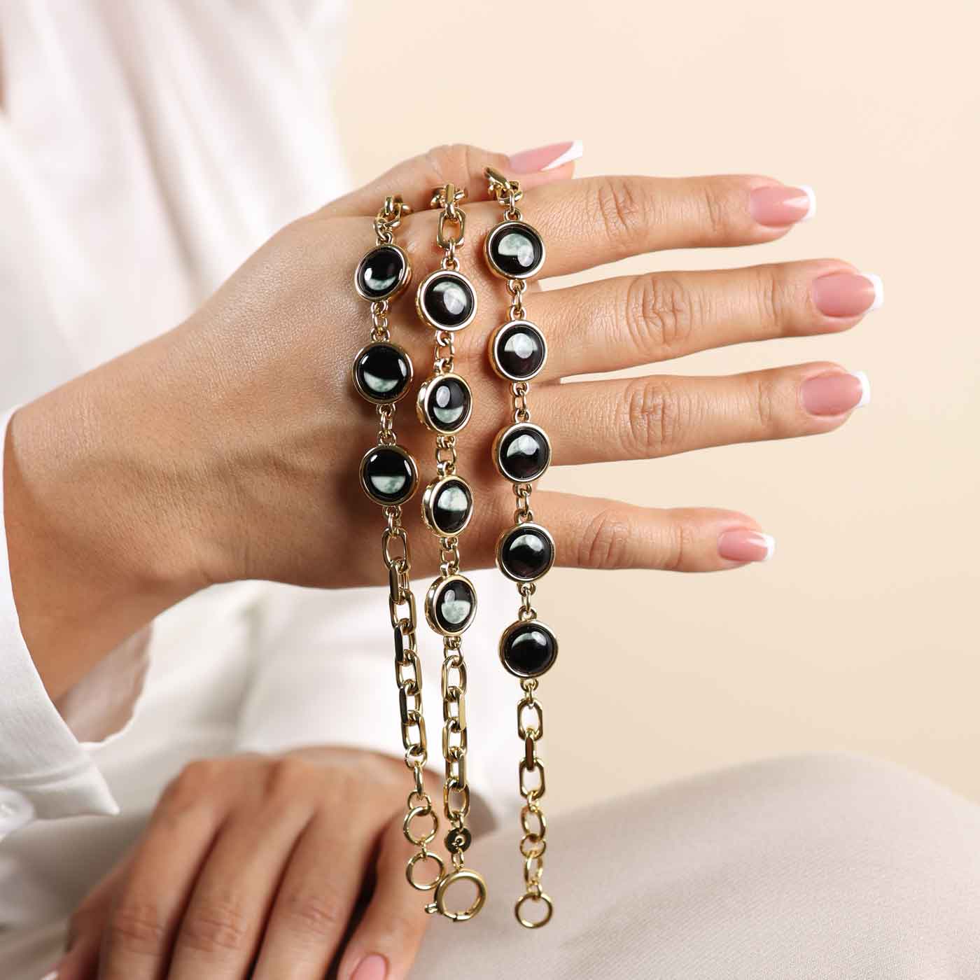 Lunar Link III Bracelet in Gold - Image 7