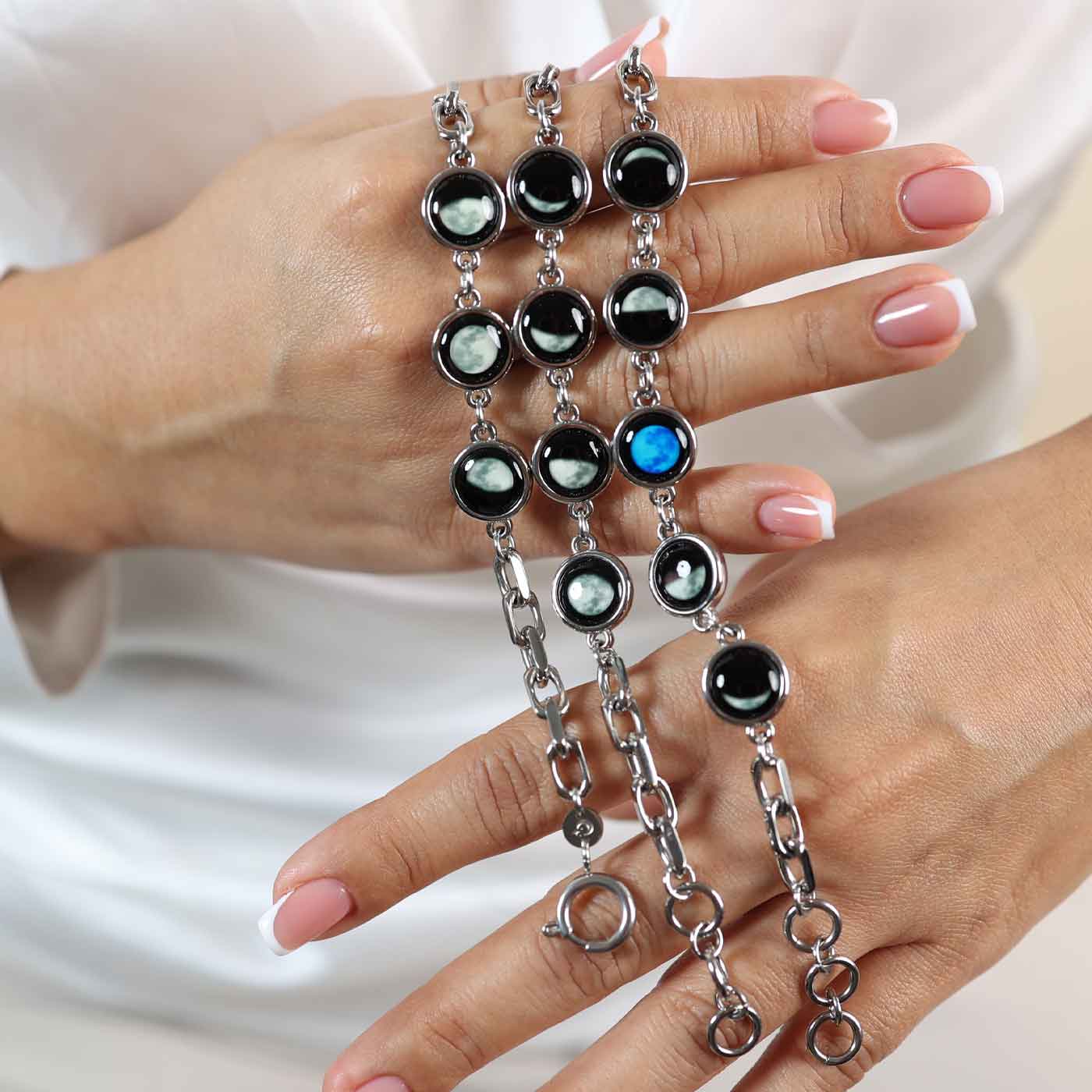 Lunar Link V Bracelet - Image 4